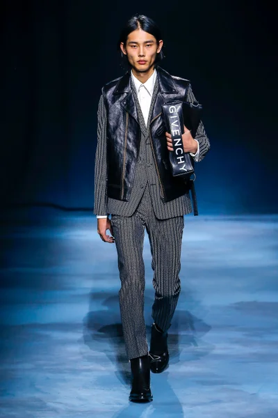 Look 37